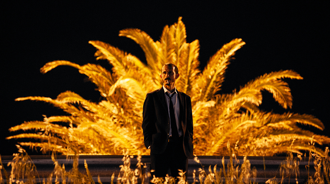 Θεόδωρος Βρανάς: Absorbed, Μια φωτογραφική έκθεση εμπνευσμένη από την εποχή των socialmedia