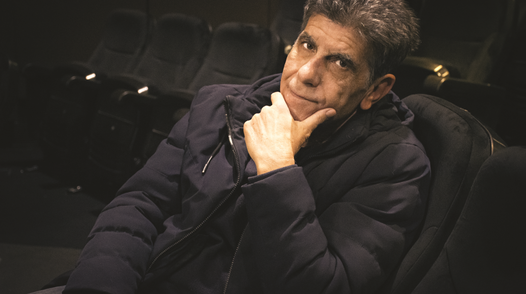 Γιάννης Μπέζος: «Ξεκουράζομαι μέσα από τη δουλειά»