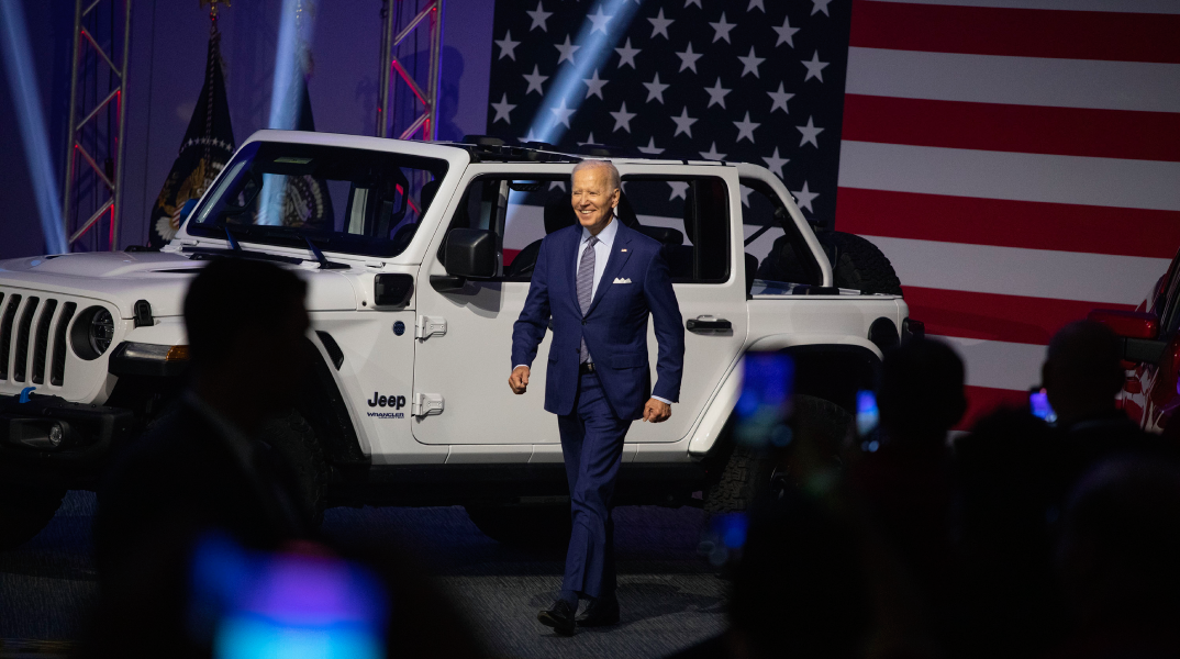 Ο Τζο Μπάιντεν στο Detroit Auto Show