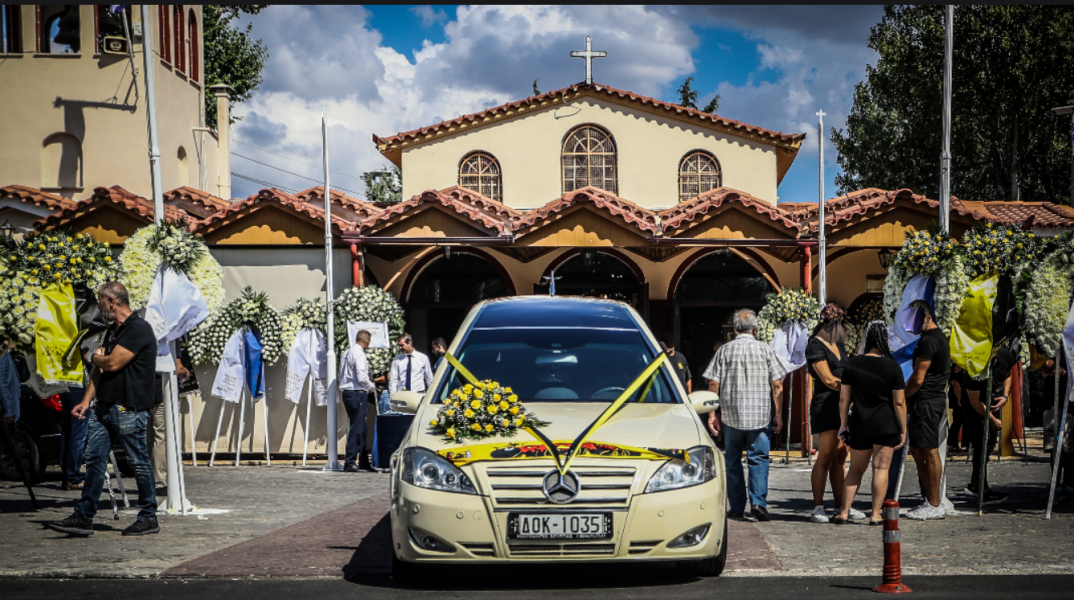 ΣΤΗΝ ΚΗΔΕΙΑ ΤΟΥ 29ΧΡΟΝΟΥ ΦΙΛΑΘΛΟΥ ΤΗΣ ΑΕΚ ΜΙΧΑΛΗ ΚΑΤΣΟΥΡΗ ΣΤΗΝ ΕΛΕΥΣΙΝΑ