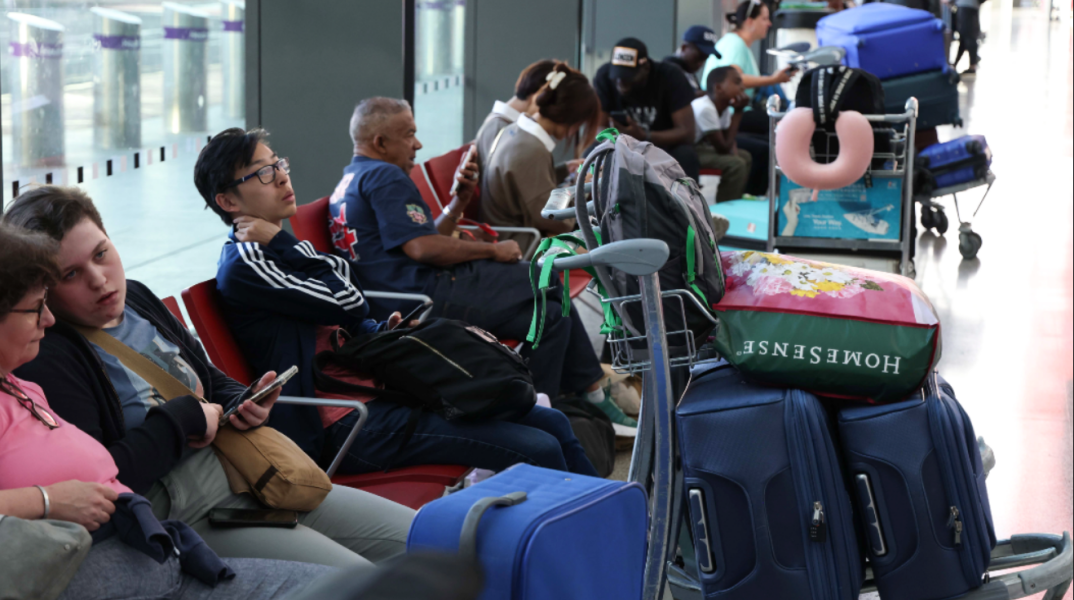 Χάος προκλήθηκε χθες (28.08) στα αεροδρόμια της Βρετανίας