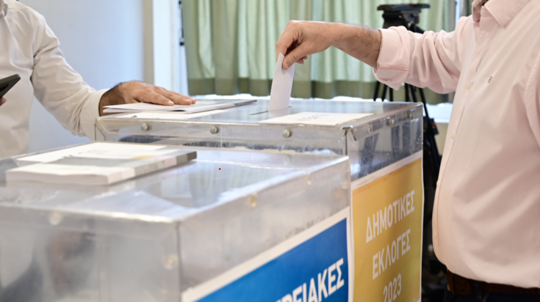 Βόλος: Χωρίς προβλήματα στη Μαγνησία οι εκλογές- Έφτασαν και στα αποκλεισμένα χωριά οι δικαστικοί αντιπρόσωποι