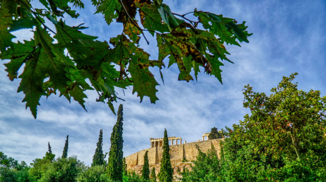 Συνεχίζεται η καλοκαιρία και αύριο, Κυριακή 29 Οκτωβρίου, με υψηλές θερμοκρασίες και σκόνη
