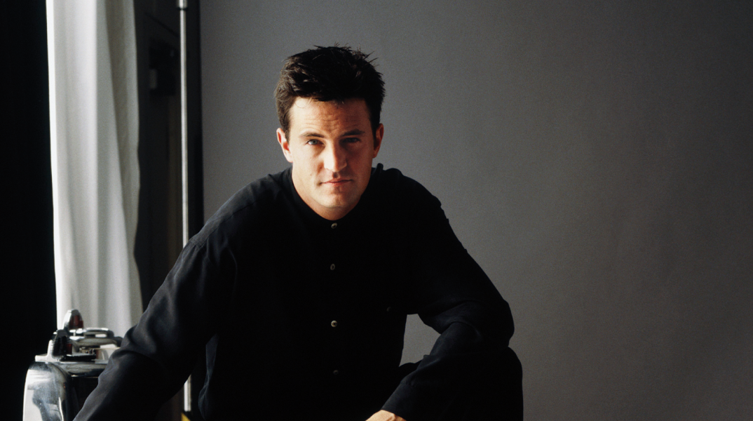 Μάθιου Πέρι: Ο ηθοποιός που όλοι αγαπήσαμε ως Τσάντλερ Μπινγκ στα «Φιλαράκια»