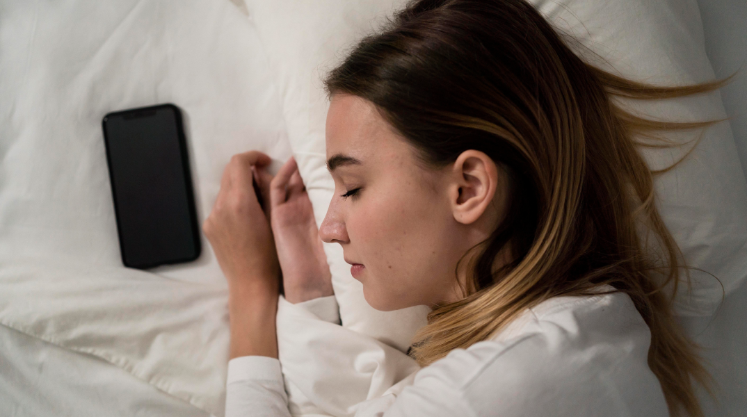 Snooze button: μήπως τελικά δεν είναι κακό;