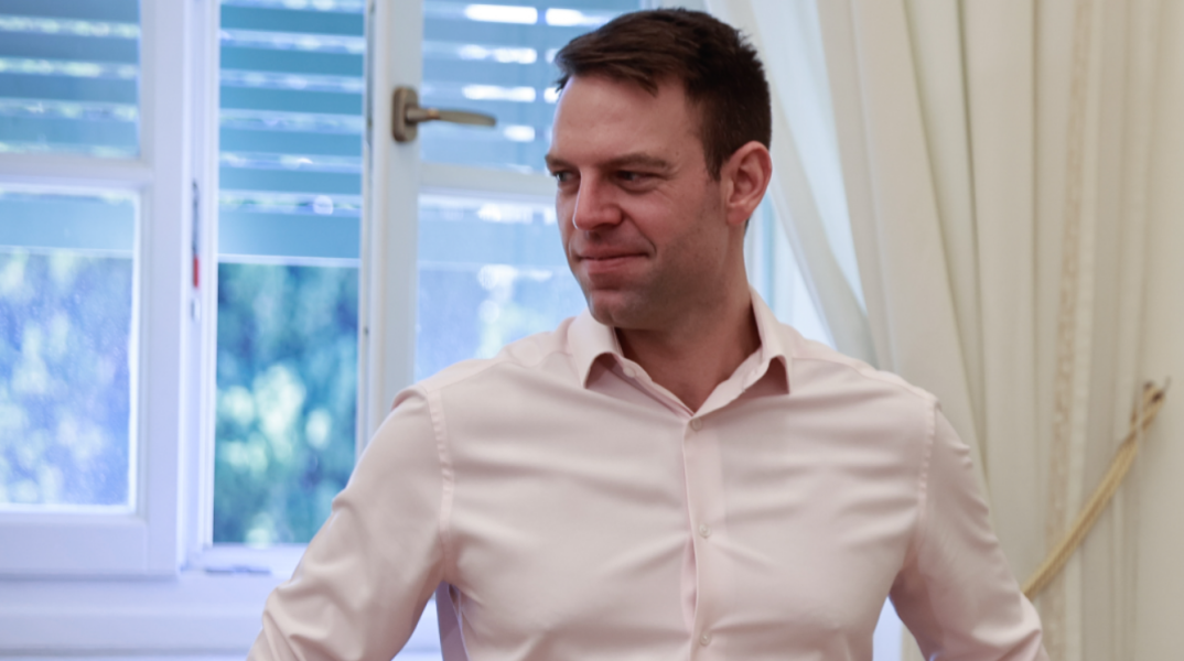 Συνέντευξη Κασσελάκη στον δρόμο: Αιχμές κατά Τσίπρα, Τσακαλώτου και άνοιγμα σε Αχτσιόγλου