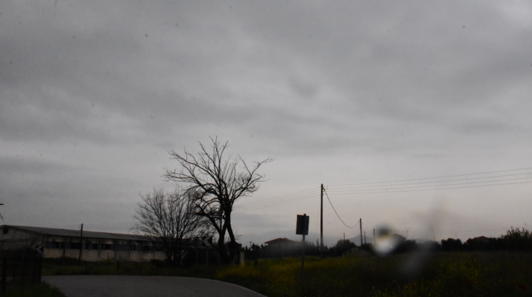 Νέα επιδείνωση του καιρού με καταιγίδες την Τρίτη 