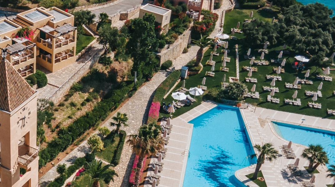 candiaparkvillage_aerialofthepool__2_
