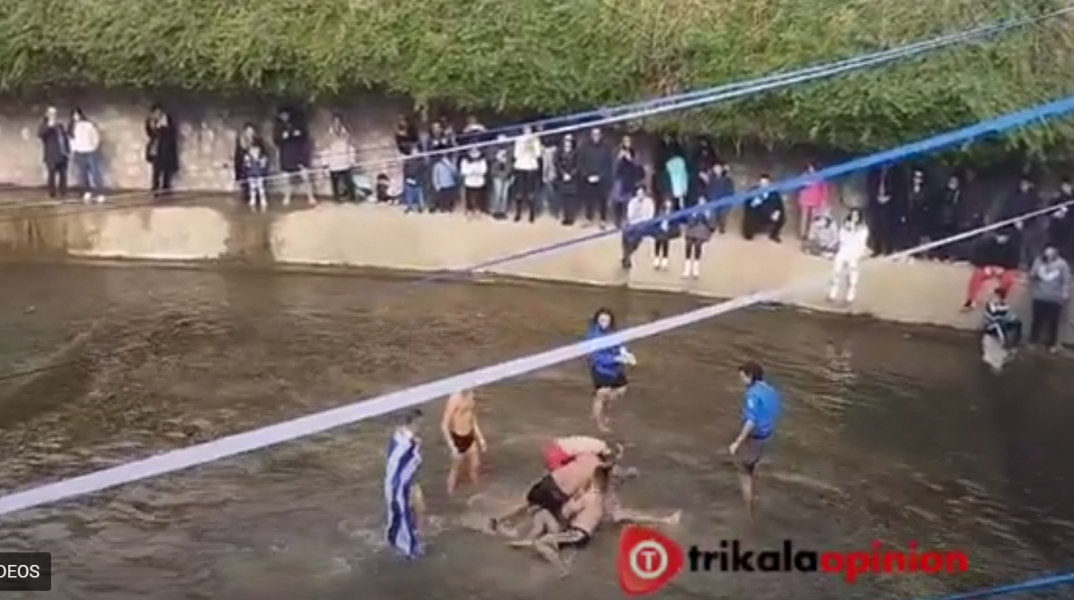 Τρίκαλα: Πιάστηκαν στα χέρια για τον Σταυρό