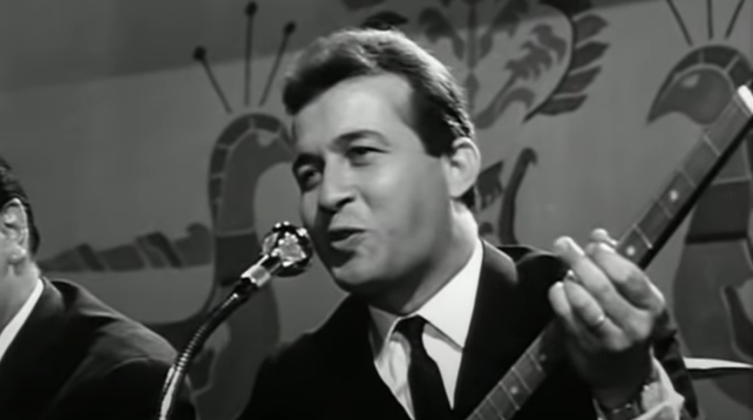 Ο Δημήτρης Παπαμιχαήλ στην ταινία «Διπλοπενιές»