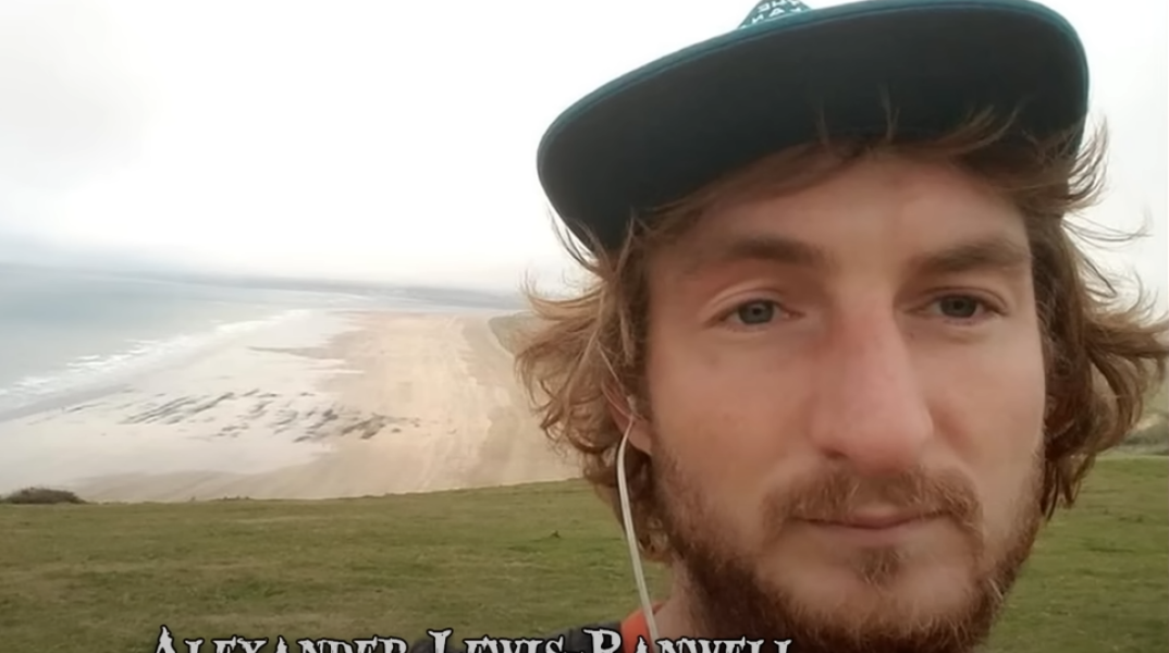 Σχιζοφρενής δολοφόνος μήνυσε τη βρετανική αστυνομία