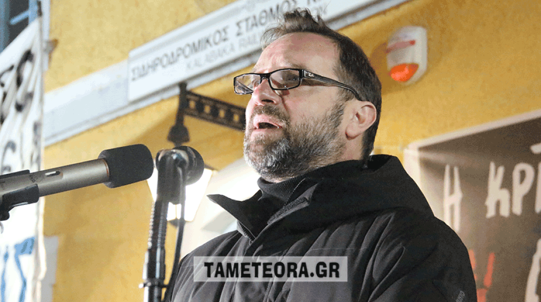 Ο πατέρας των δίδυμων κοριτσιών που σκοτώθηκαν στην τραγωδία των Τεμπών