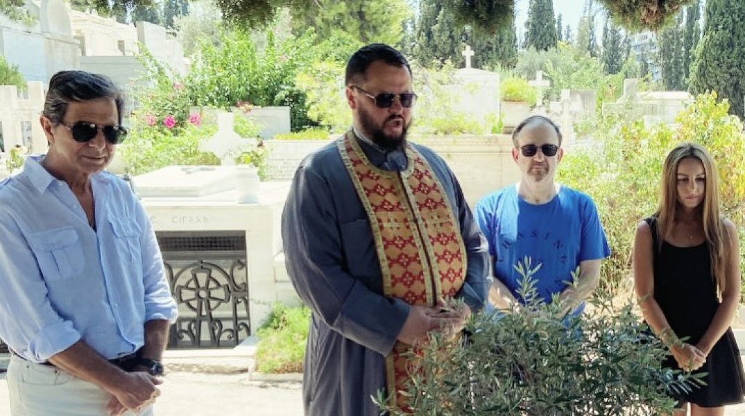 Αλίκη Βουγιουκλάκη: Το τρισάγιο για τα 28 χρόνια από τον θάνατό της