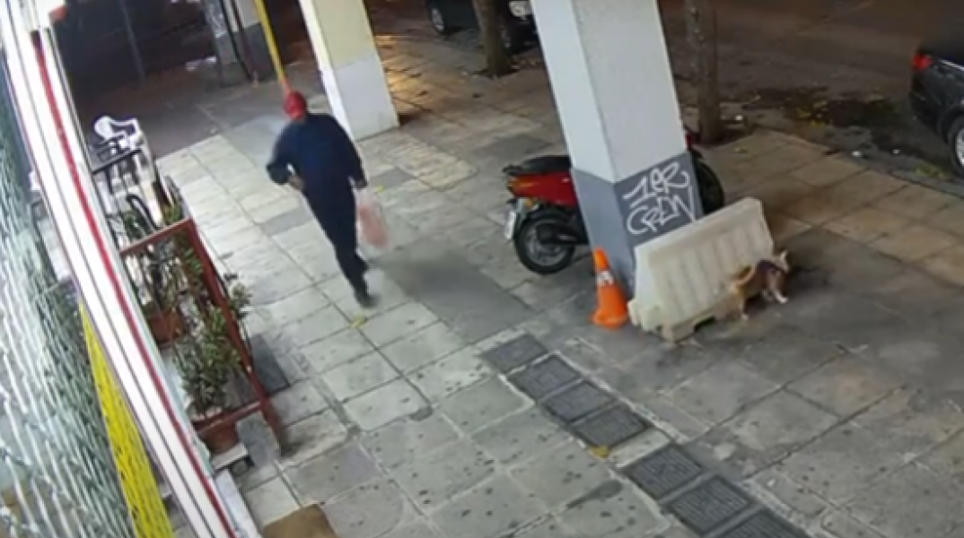 Βίντεο ντοκουμέντο: Οι κινήσεις του δράστη της δολοφονίας στο Παλαιό Φάληρο 