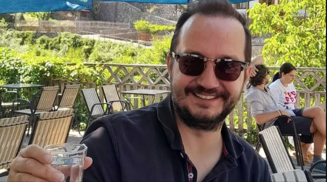 Βασίλης Καλογήρου