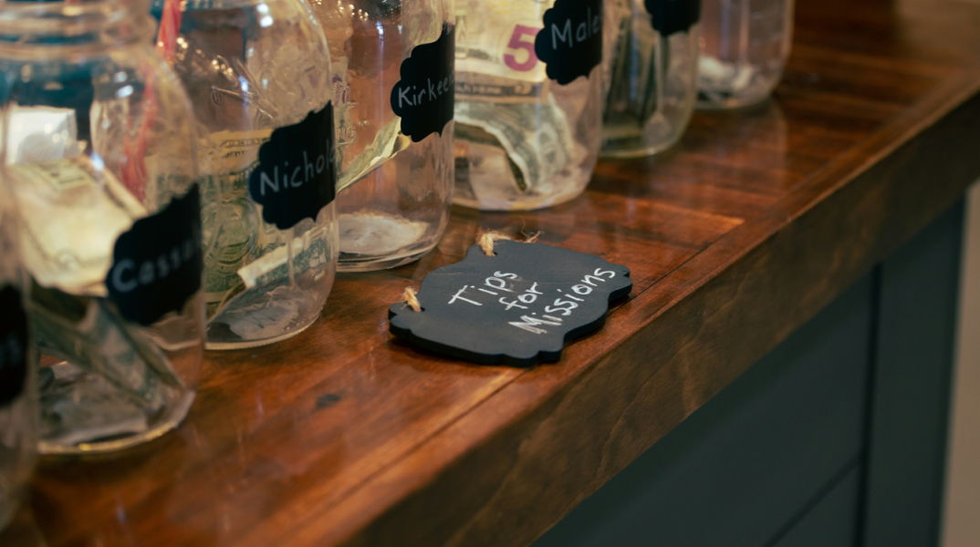 Αφορολόγητα τα φιλοδωρήματα στις ΗΠΑ με ομόφωνη απόφαση Δημοκρατικών και Ρεπουμπλικάνων