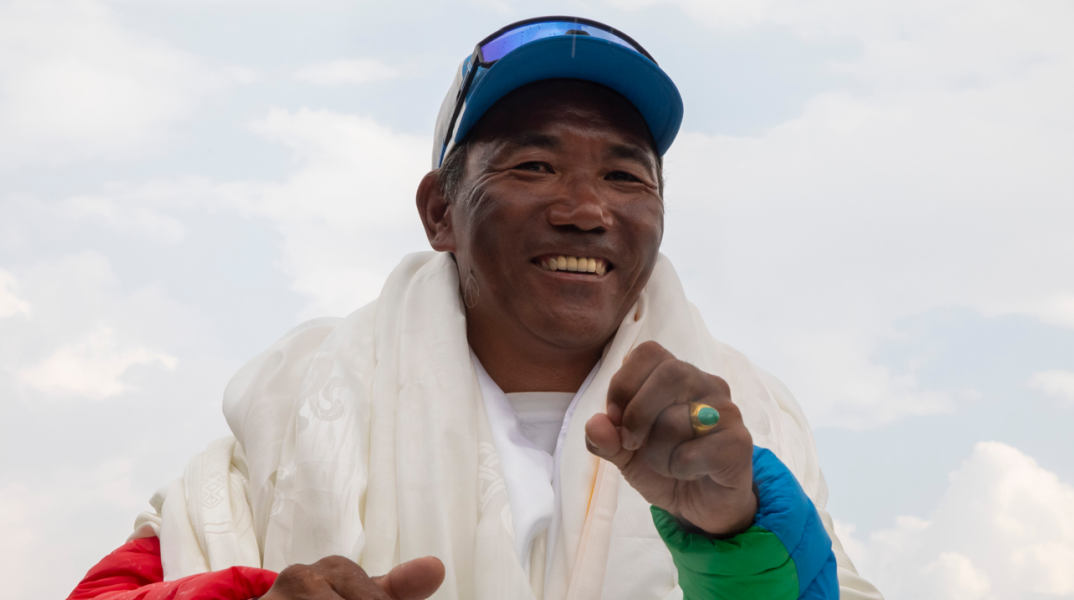 Ο Νεπαλέζος Κάμι Ρίτα έφθασε στην κορυφή του Έβερεστ για 31η φορά