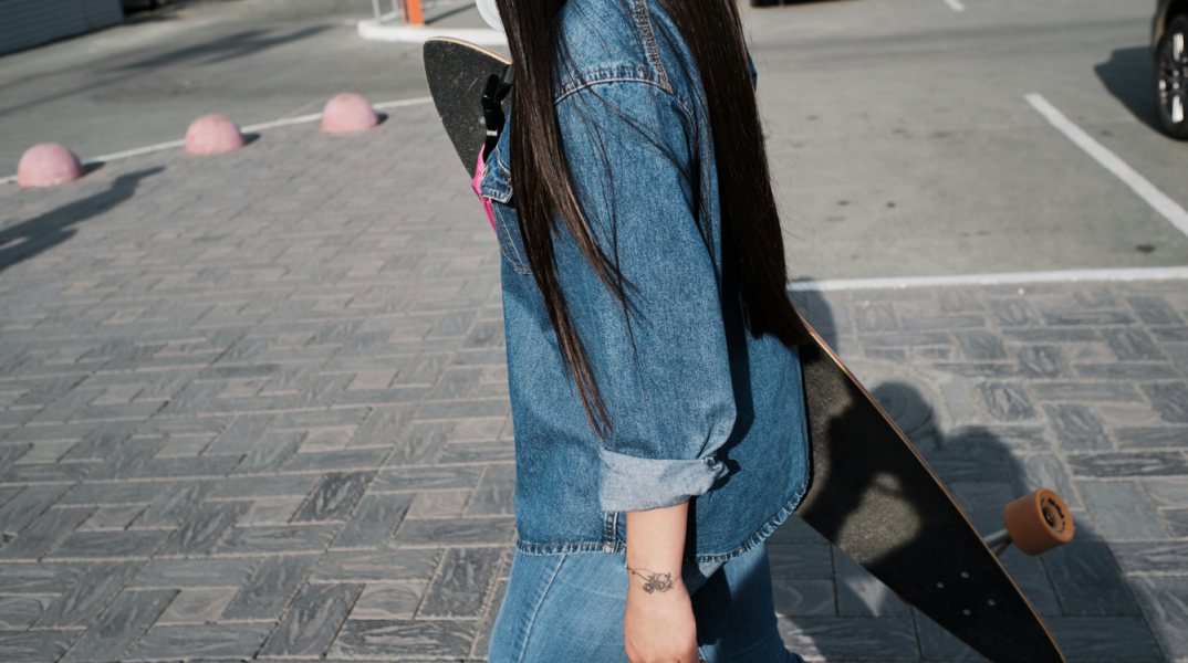 Πεκίνο: Ζήτησαν από φοιτήτρια να κατεβάσει το παντελόνι της για να αποδείξει  πως έχει περίοδο