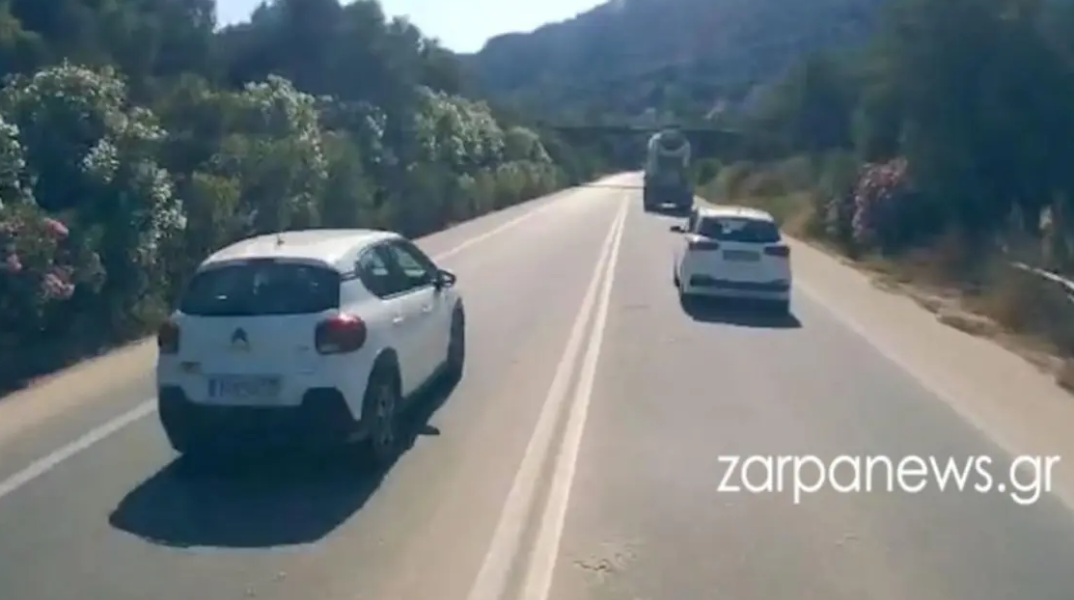 Κίνδυνος θάνατος στον ΒΟΑΚ: Μπήκε στο αντίθετο ρεύμα πριν από στροφή για να περάσει λεωφορείο, ΙΧ και μπετονιέρα