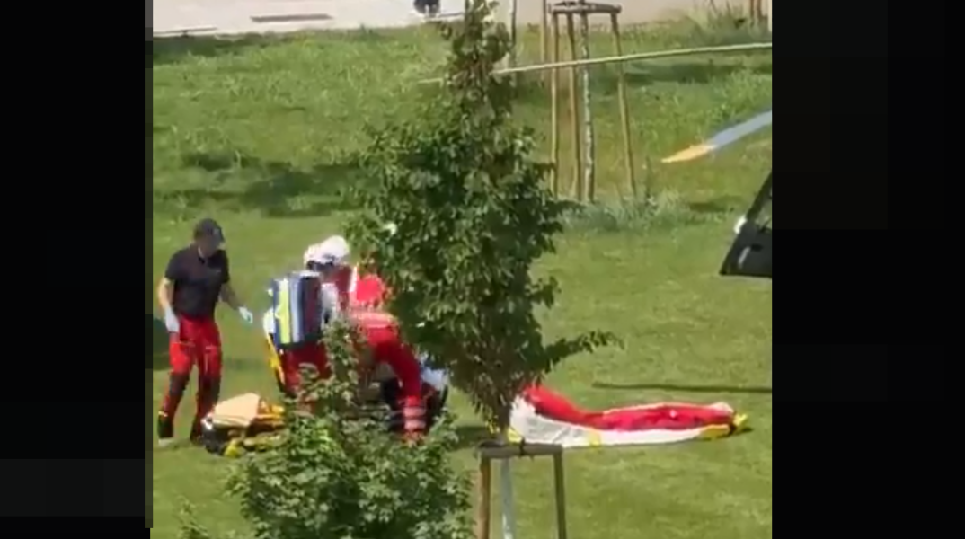 Στιγμιότυπο από βίντεο με διασώστες μετά το μακελειό σε σχολείο στο Γκρατς