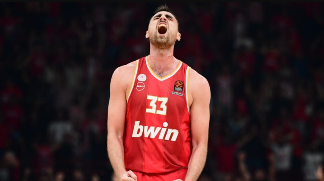 Ολική ανατροπή με Μιλουτίνοφ στον Ολυμπιακό - Ανανεώνει για 2+1 χρόνια