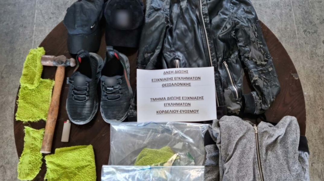 Θεσσαλονίκη: Έσπασαν τζαμαρία κομμωτηρίου και έριξαν μέσα μολότοφ - Συνελήφθη 22χρονος