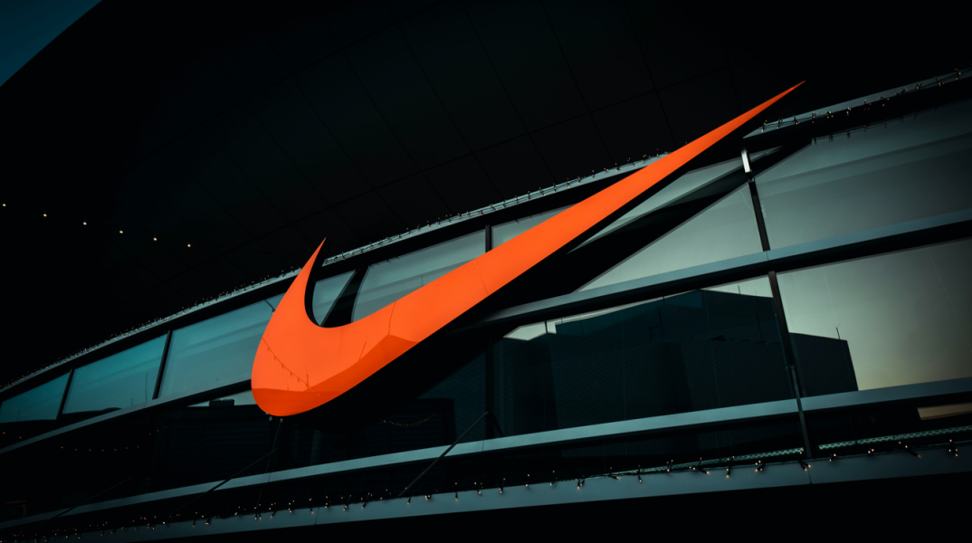 Οι δασμοί Τραμπ κοστίζουν ακριβά στη Nike – Στροφή εκτός Κίνας και αυξήσεις τιμών