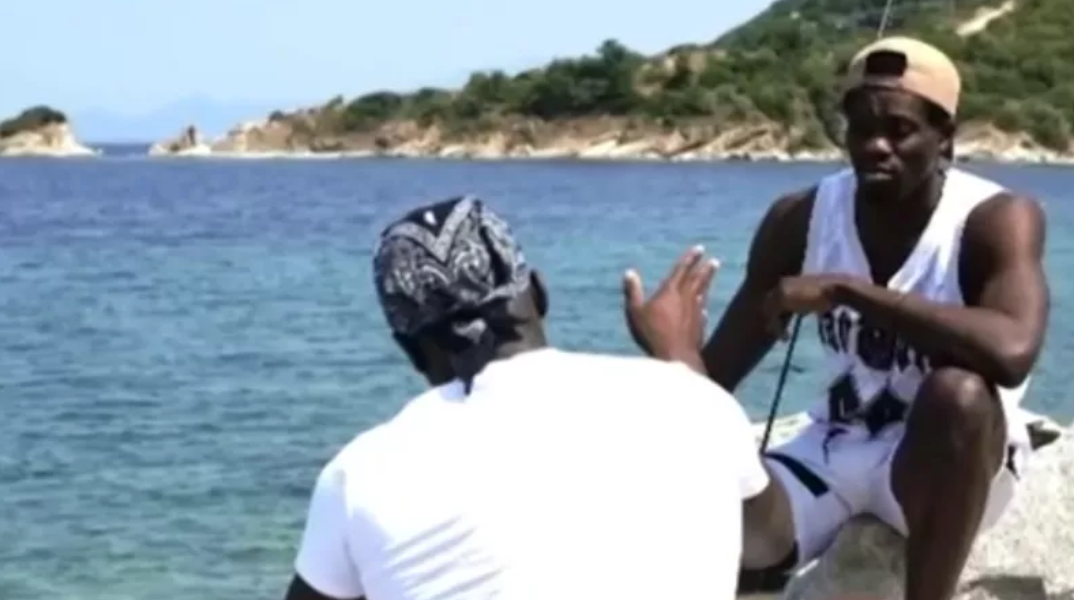 Χαλκιδική: Γύριζαν ερωτική ταινία σε παραλία, αλλά οι αστυνομικοί τους πέρασαν για μικροπωλητές και τους συνέλαβαν