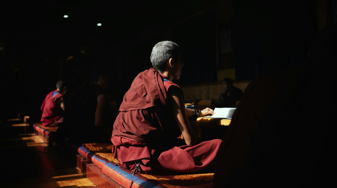 Σκάνδαλο στην Ταϊλάνδη: Γυναίκα εκβίαζε μοναχούς με ροζ βίντεο και φωτογραφίες