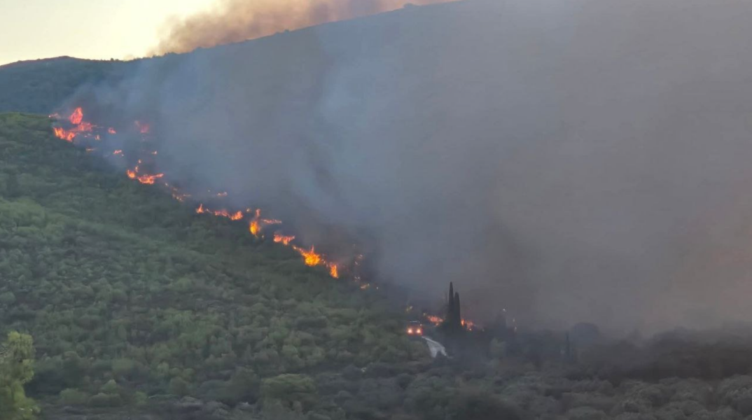Φωτιά τώρα στη Ζάκυνθο: Στο χωριό Αγαλάς κατευθύνεται το πύρινο μέτωπο - Μπαράζ μηνυμάτων από το 112