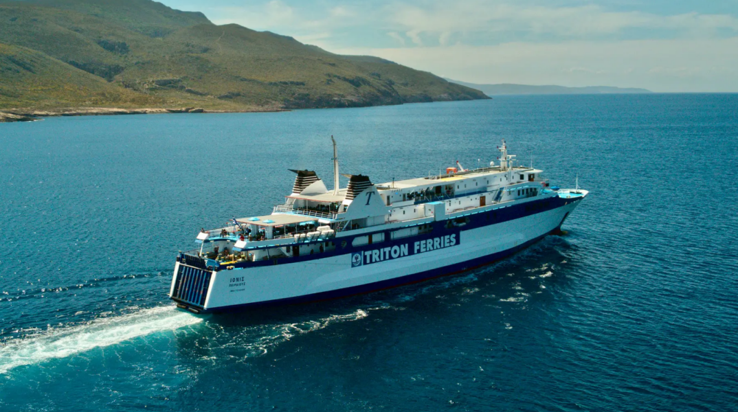 Ακυβέρνητο λόγω μπλακ άουτ το «Ιονίς» με 183 επιβάτες - Πλέει με μία μηχανή προς Λαύριο