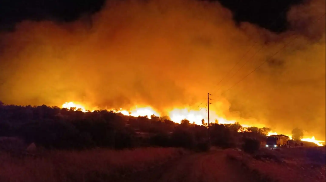 Φωτιά στα Μέγαρα