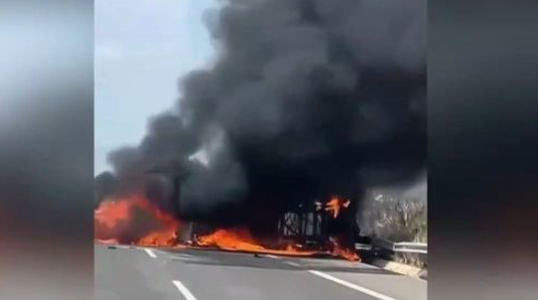 Τροχαίο στην Εγνατία: Γυρνούσαν από γάμο οι τρεις που απανθρακώθηκαν - Τα παιδιά και τα εγγόνια τους ήταν στο μπροστινό αυτοκίνητο