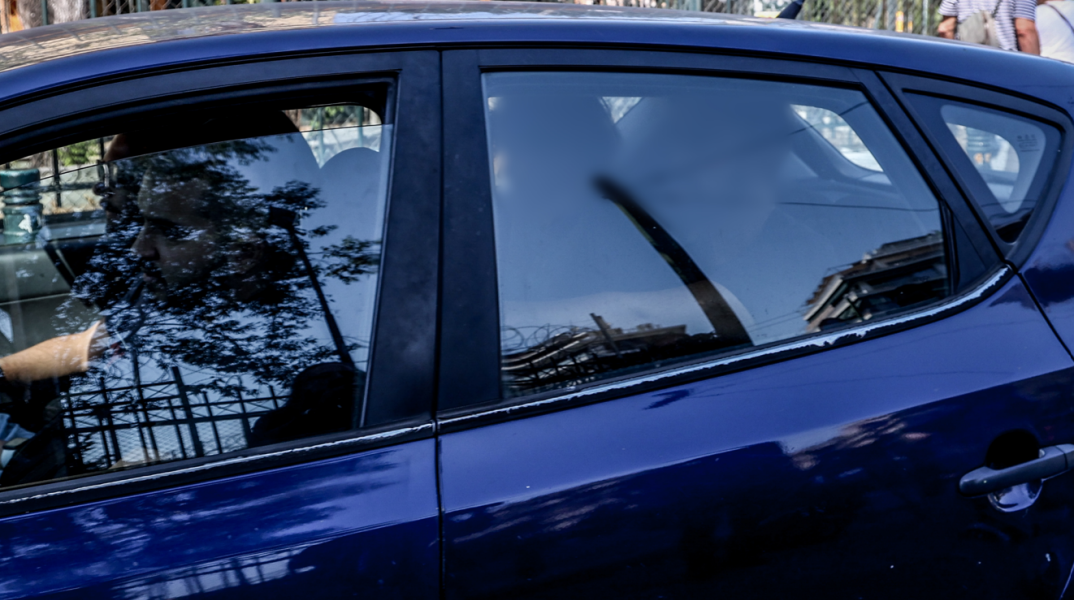 Στην Ευελπίδων ο δράστης της δολοφονίας στο Χαλάνδρι - Παρουσιάστηκε ενώπιον του ανακριτή