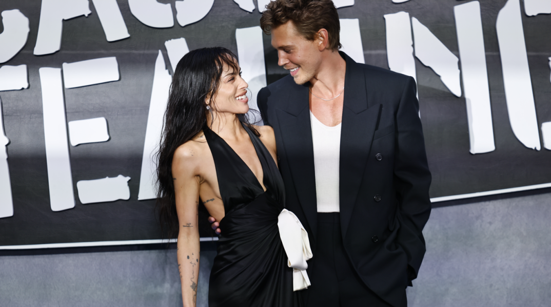 Ζόι Κράβιτζ: Μέλισσα της επιτέθηκε στην πρεμιέρα του «Caught Stealing» 