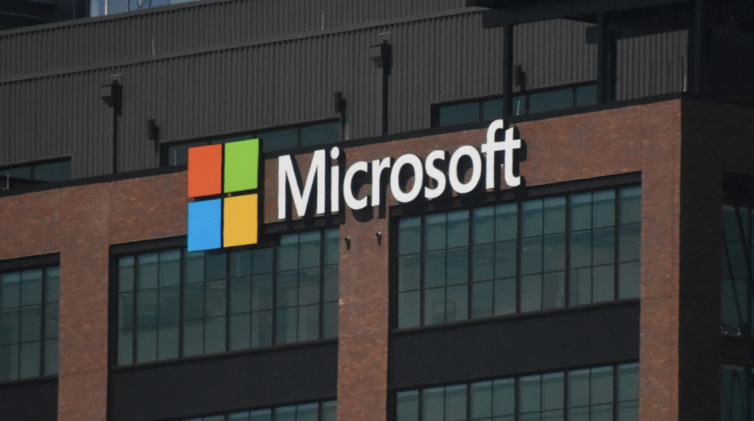 Εργαζόμενοι της Microsoft καταγγέλλουν εμπλοκή της εταιρείας σε παρακολουθήσεις Παλαιστινίων - Πραγματοποίησαν κατάληψη και διαμαρτυρία σε πτέρυγα της εταιρείας στο Ρέντμοντ της Ουάσινγκτον