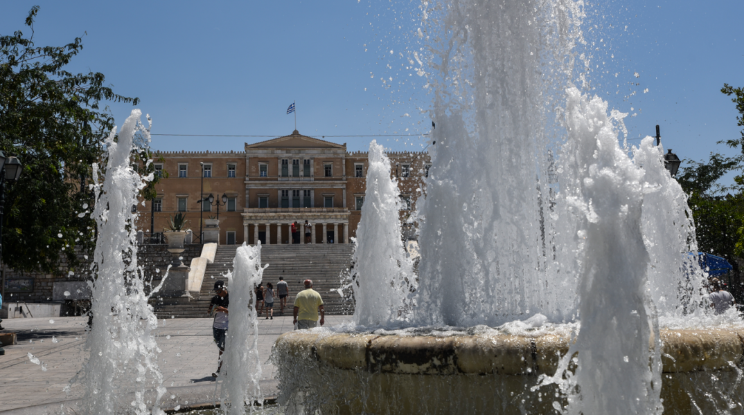 Επαναλειτουργεί το σιντριβάνι της πλατείας Συντάγματος - Συντηρήθηκε μετά από 153 χρόνια
