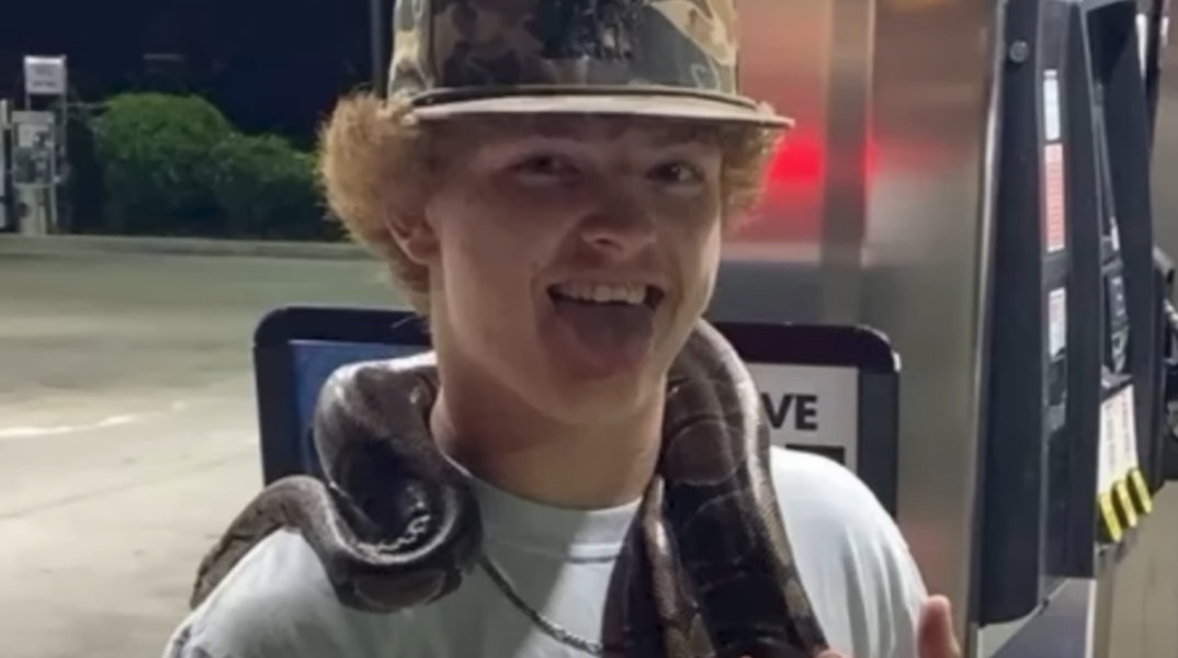 17χρονη κατηγορείται ότι ενορχήστρωσε τη δολοφονία του 16χρονου φίλου της