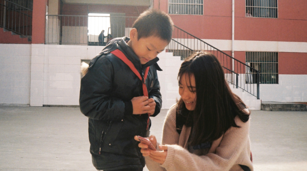 Η Νότια Κορέα απαγόρευσε τα κινητά στις σχολικές αίθουσες