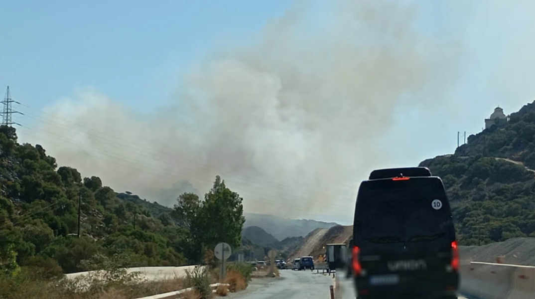 Φωτιά τώρα στον ΧΥΤΑ Αγίου Νικολάου