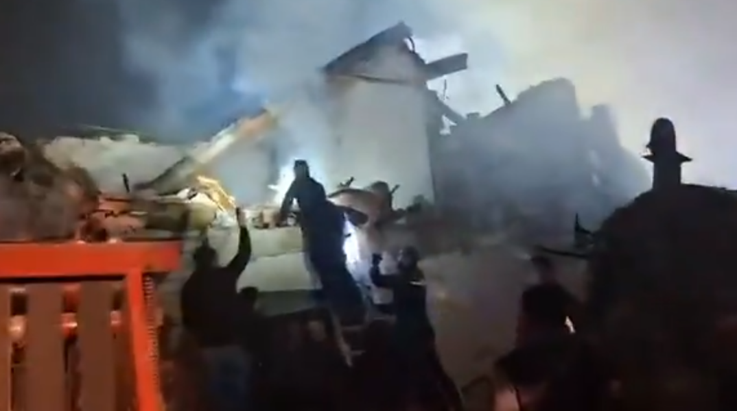 Συντρίμμια του κτιρίου που ανατίναξε 60χρονη στη Βερόνα