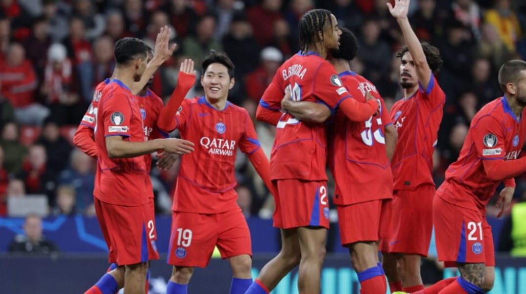 Οι παίκτες της Παρί Σεν Ζερμέν μετά την 7άρα στη Λεβερκούζεν