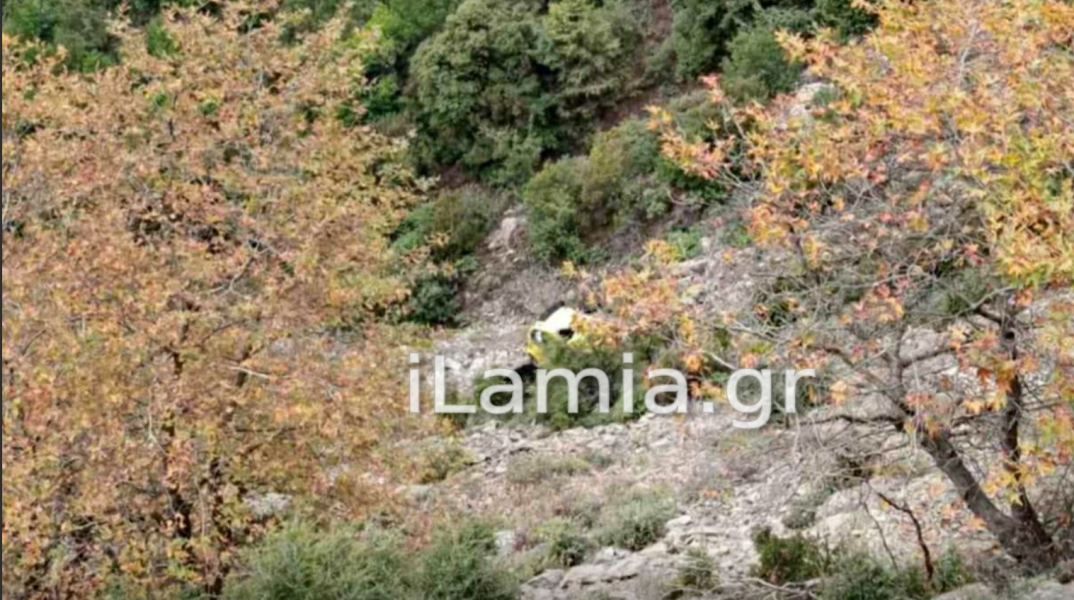 Εικόνα από το τροχαίο δυστύχημα στην Ευρυτανία