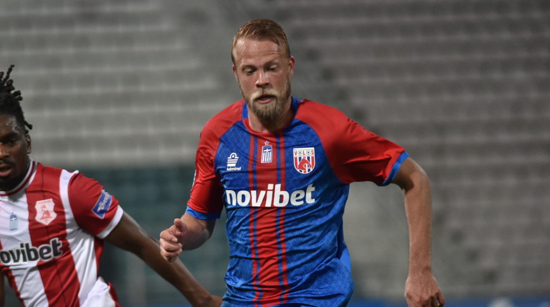 Πρώην παίκτης του Βόλου κατήγγειλε στήσιμο ματς στα περσινά playouts της Super League - «Μας έλεγαν "σήμερα εκείνος κι εκείνος θα ανατραπούν για να πάρουμε πέναλτι"», αποκάλυψε