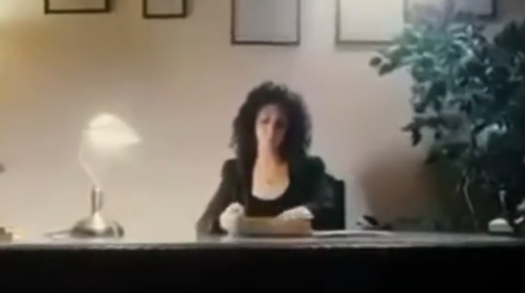 Υποψήφιος στις δικηγορικές εκλογές έκανε σποτ με γυναίκα να κάνει χρήση κοκαΐνης