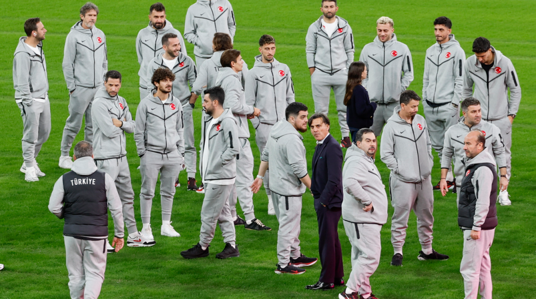 Τουρκία: Η εθνική ομάδα κατήγγειλε κλοπές από τα αποδυτήρια στην Ισπανία – Οι απώλειες ξεπερνούν τα 300.000 ευρώ