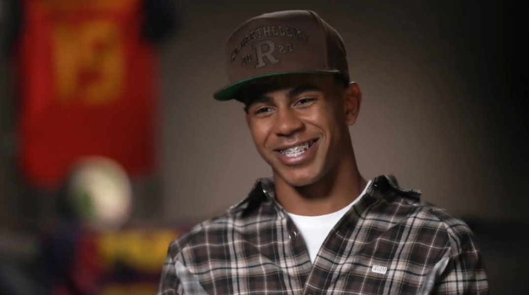 Γιαμάλ: Πώς να αρνηθεί στους θαυμαστές του – Έπαιξε μαζί τους μπάλα στην άμμο στο Ντουμπάι