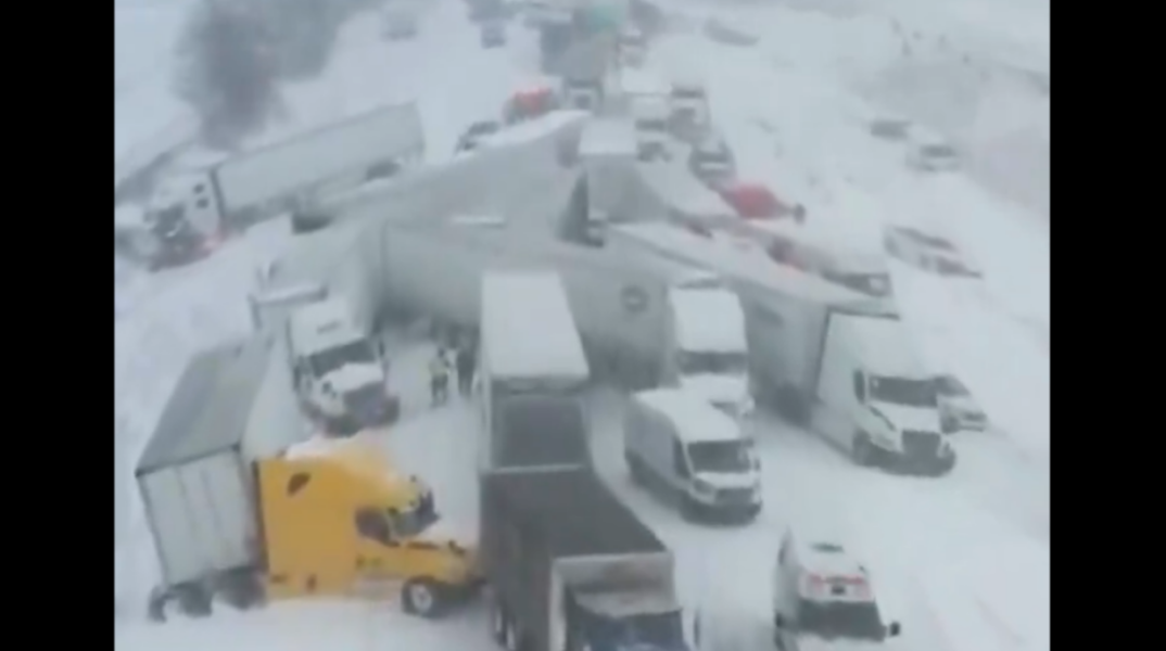 Καραμπόλα 100 οχημάτων σε χιονισμένο αυτοκινητόδρομο στο Μίσιγκαν