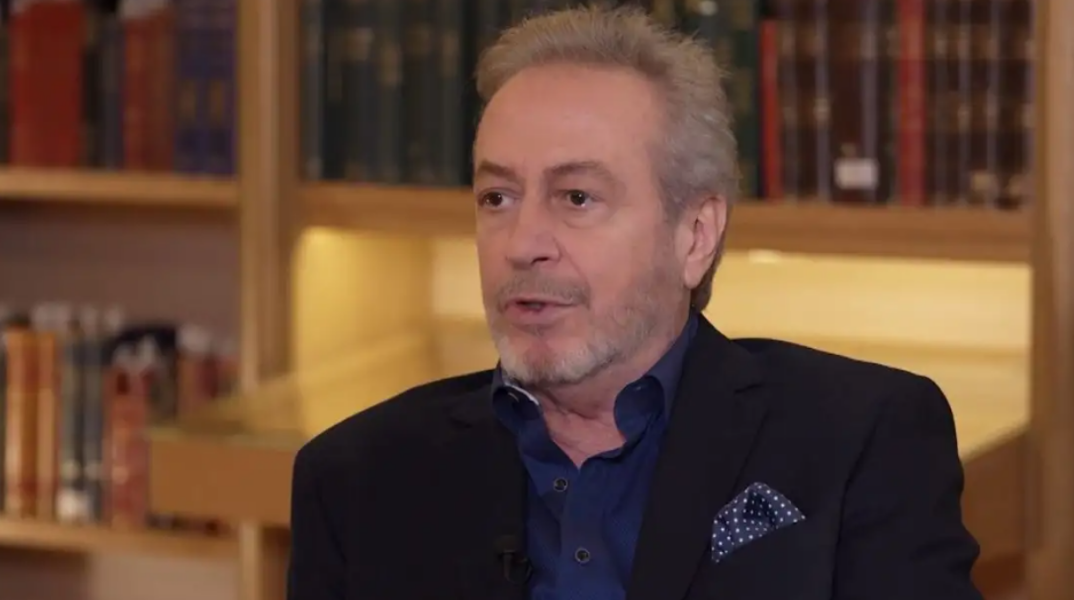 Γρηγόρης Βαλτινός: Το θέατρο με βοήθησε να νικήσω τον πόνο που είχα επειδή μου έλειπε μία υγιής οικογένεια