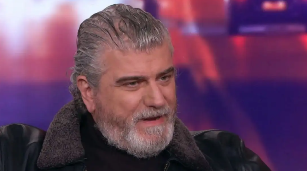 Βλαδίμηρος Κυριακίδης: Εμείς οι άνδρες κουραζόμαστε να αποδεχτούμε τη γυναίκα και τη θηλυκή μας πλευρά